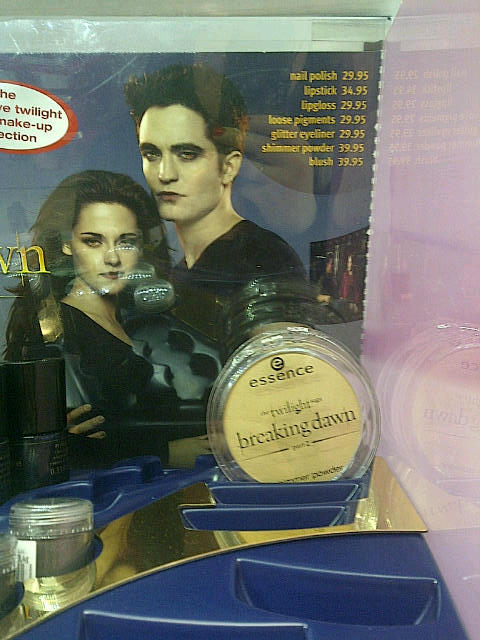 IMG-20121211-00148.jpg The prices on the stand