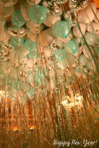 Happy-New-Year-Mint-Pink-Baloons-Ribbons-Fashion-DEsigner-Jewelry-Kendra-Scott