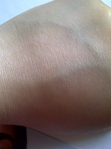 rimmel fix & protect swatch 2